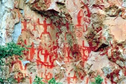Dawu Qigong La Gran Danza Qigong Figuras danzantes de la montaña Hua (花山壁画), provincia de Guangxi (China).