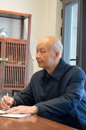 Ming Mu Gong El profesor Lu Shicai.